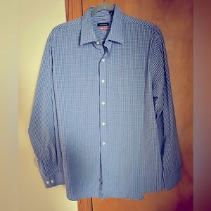 Blue and white Van-Heusen Traveller dress shirt
